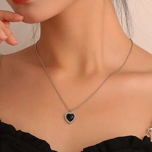 Minimalist Black Heart Pendant Necklace – Silver Alloy, 48 cm + 5 cm Extender